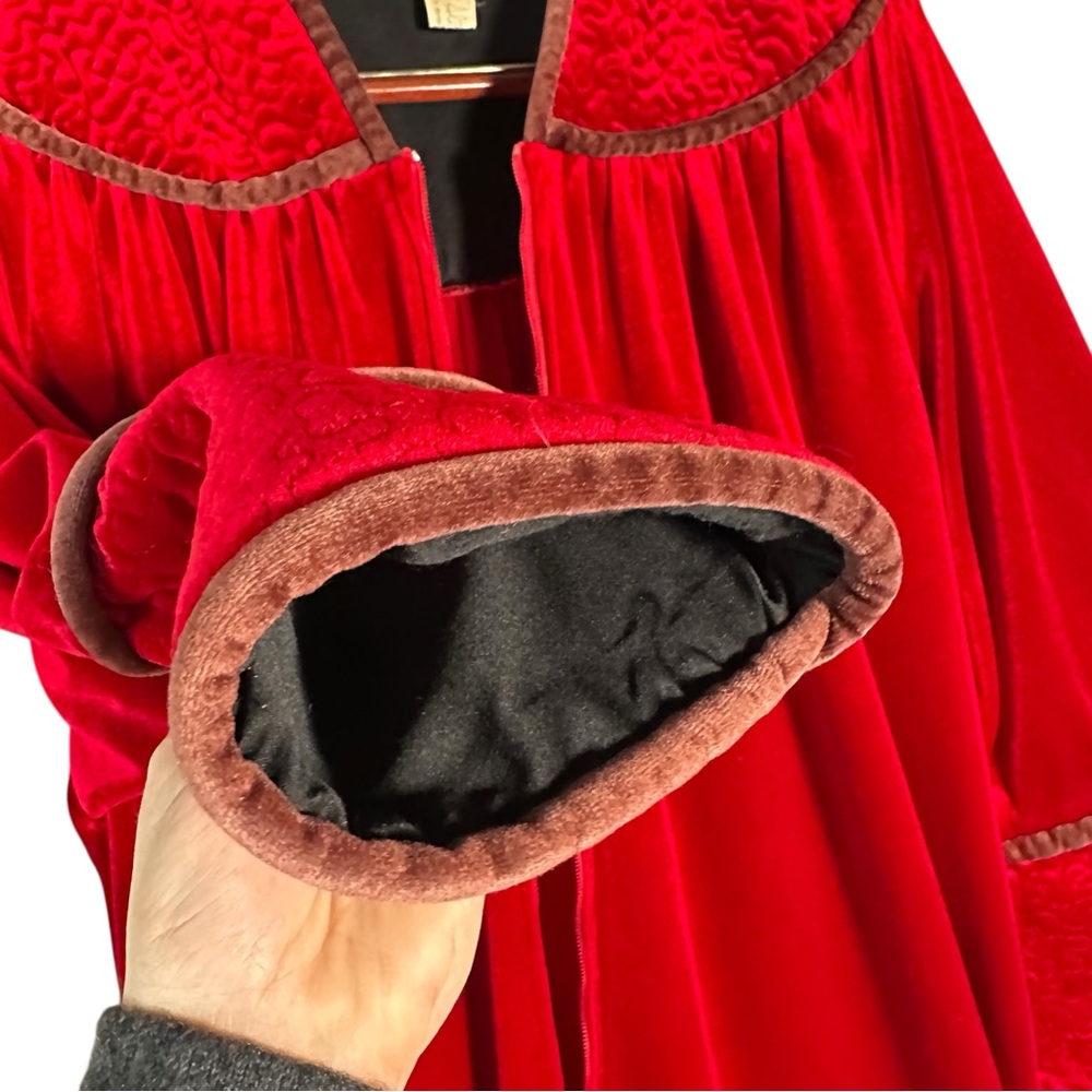 CHRISTIAN DIOR LOUNGE WEAR Vintage Satin Smocked Longline Quilted Housecoat - Picture 8 of 15